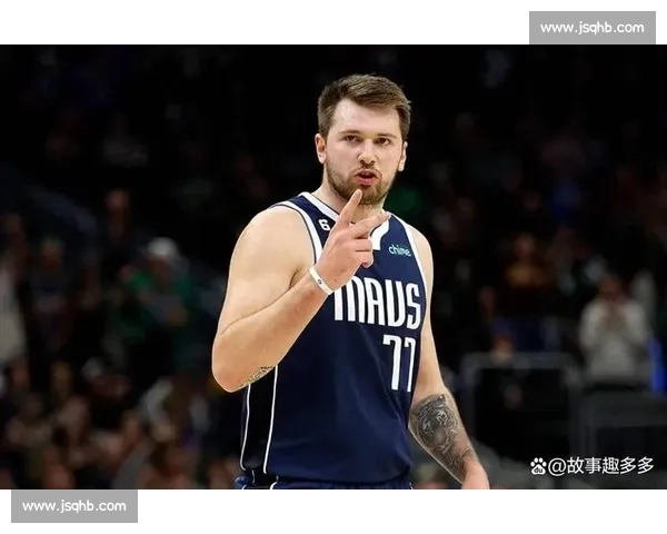 东契奇的假动作:能把防守人晃出 “后遗症” 东契奇的假动作:能把防守人晃出 “后遗症”