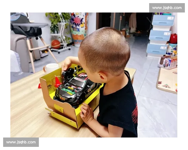 小赛车手与抓拍小能手的萌趣日记 小赛车手与抓拍小能手的萌趣日记